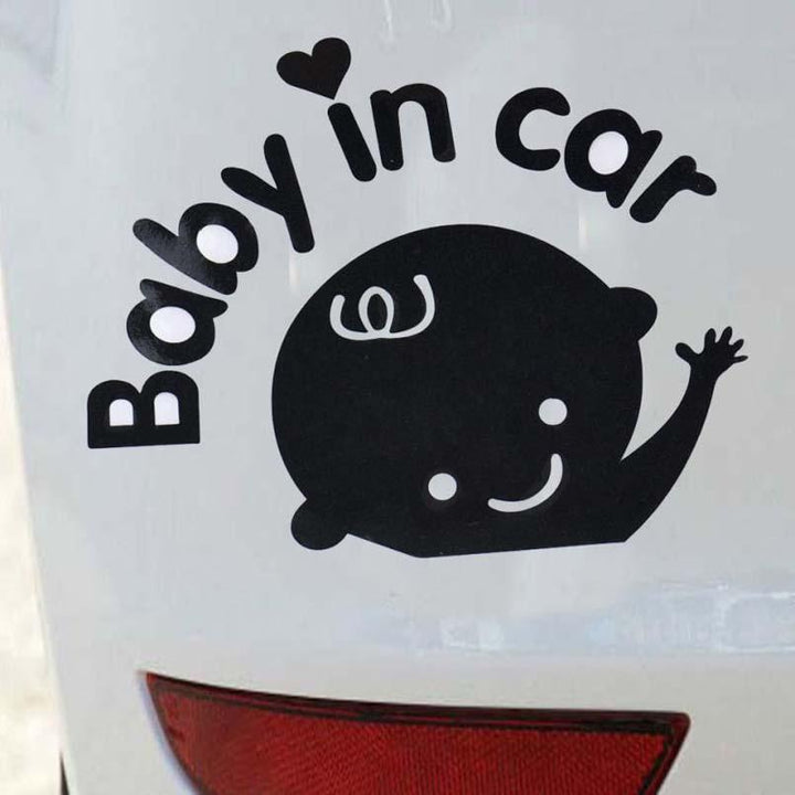 Autoaufkleber Baby im Auto winkendes Baby an Bord