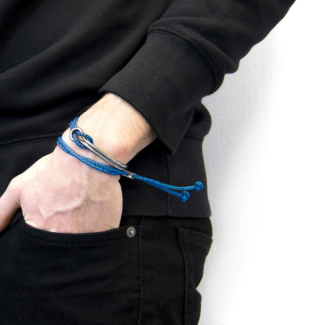 Blue Noir Tay Halbarmreif aus Silber und Seil