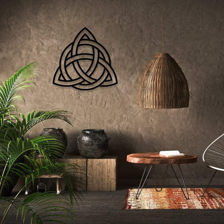 Triquetra – Wandkunst aus Metall 