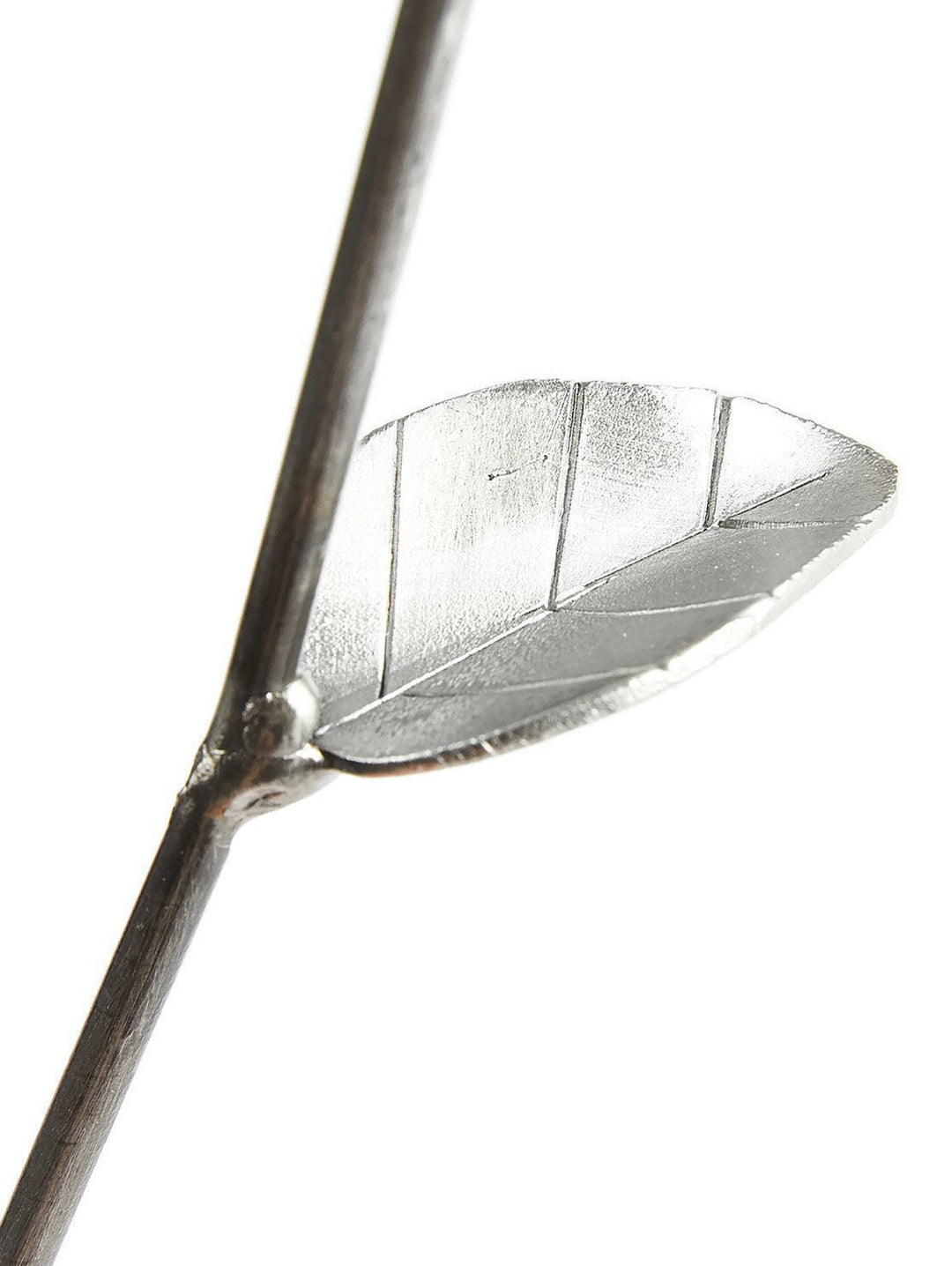 Ein halbes Dutzend Metallrosen, sechs Metallrosen, geschweißte Metallrosenskulpturen,