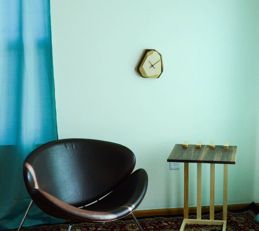 Geometrische Wand- und Tischuhr
