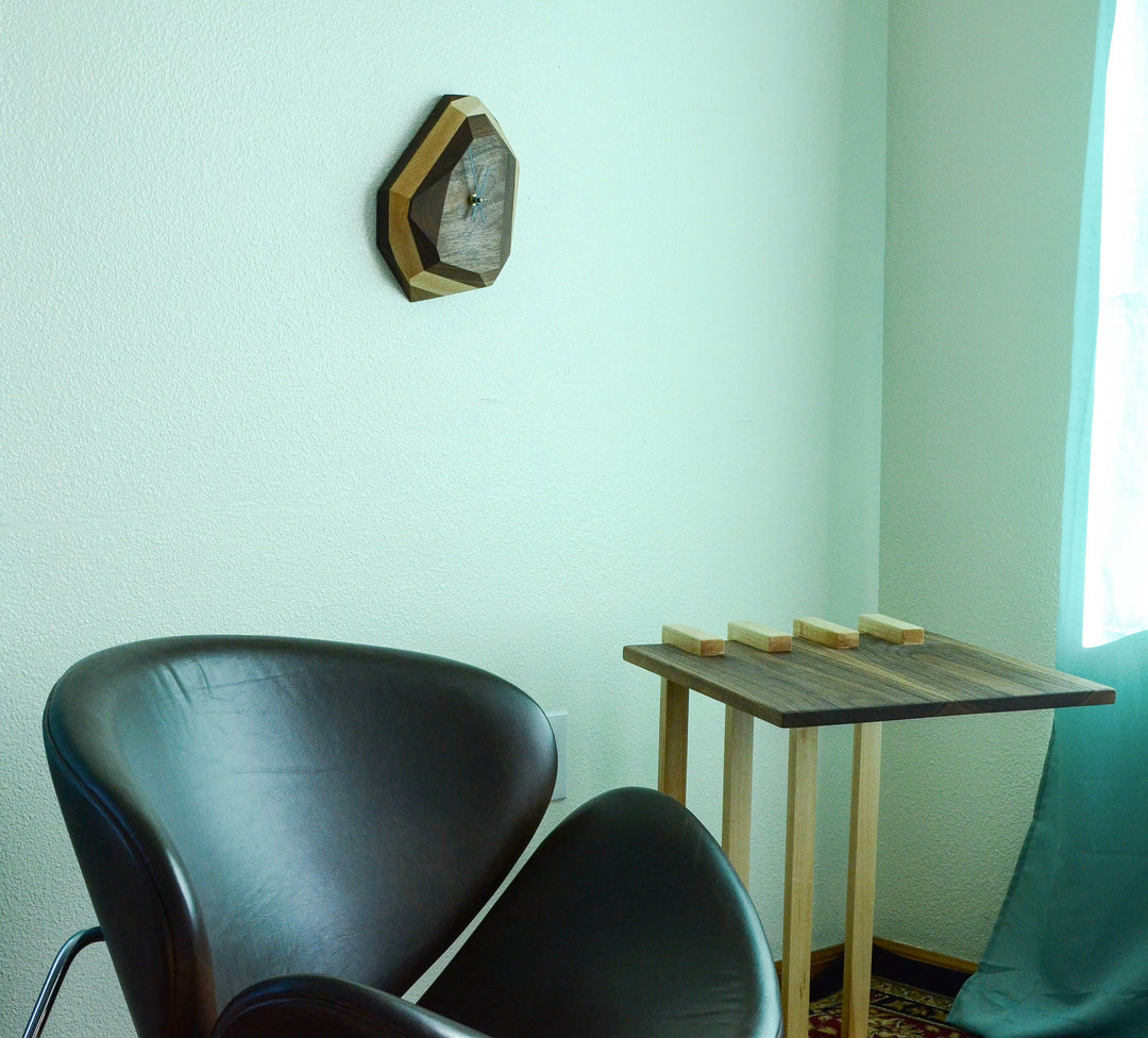 Geometrische Wand- und Tischuhr