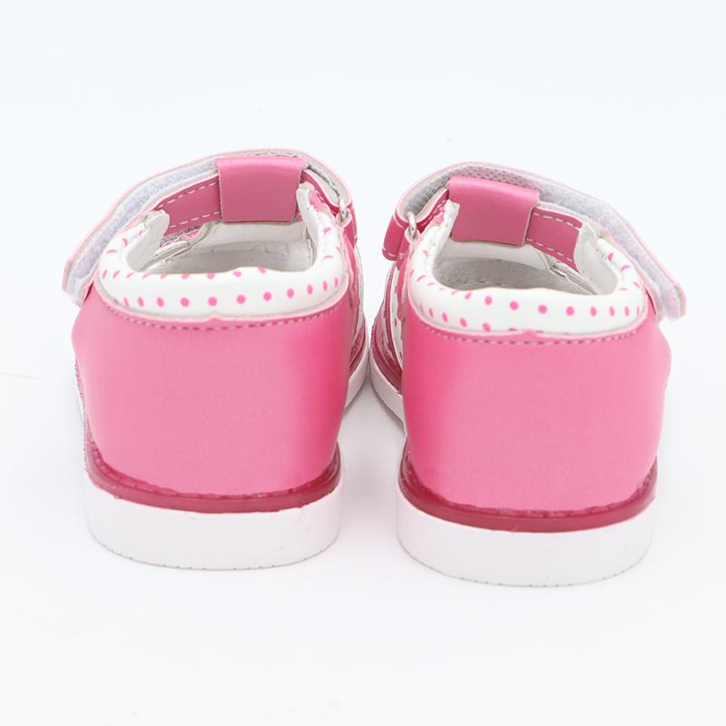 Orthopädische Sandalen für Kinder