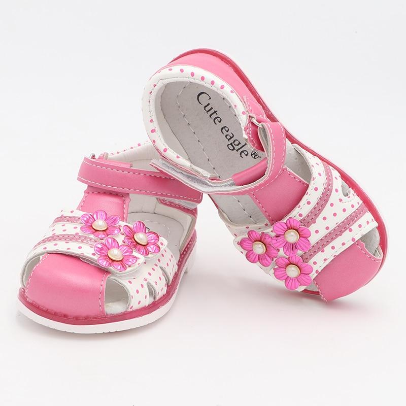 Orthopädische Sandalen für Kinder