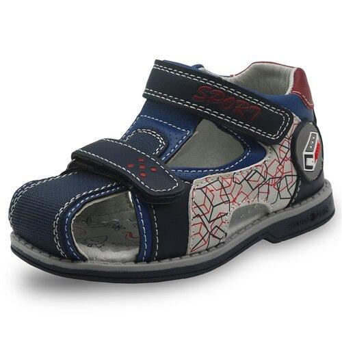 Orthopädische Sandalen mit verschlossenem Mund