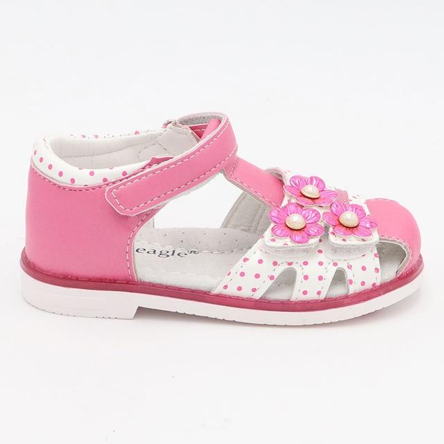 Orthopädische Sandalen für Kinder