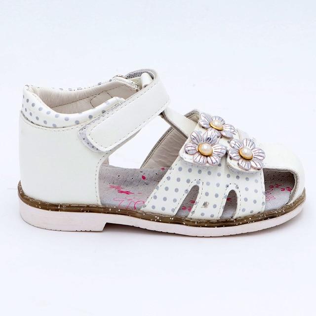 Orthopädische Sandalen für Kinder
