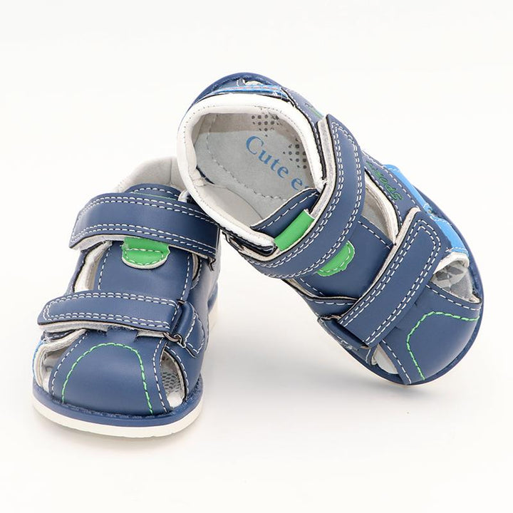 Orthopädische Sandalen für Kinder