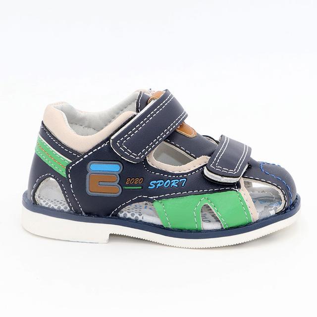 Orthopädische Sandalen für Kinder