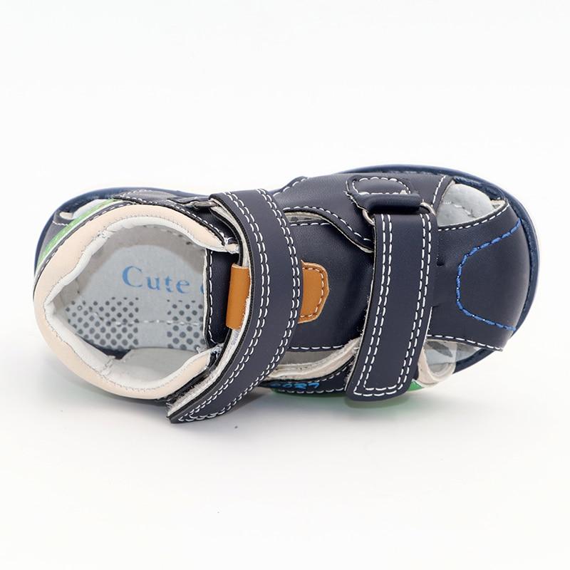 Orthopädische Sandalen für Kinder